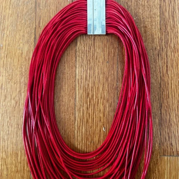 ZENZII multistrand red magnetic clasp necklace - Picture 6 of 6